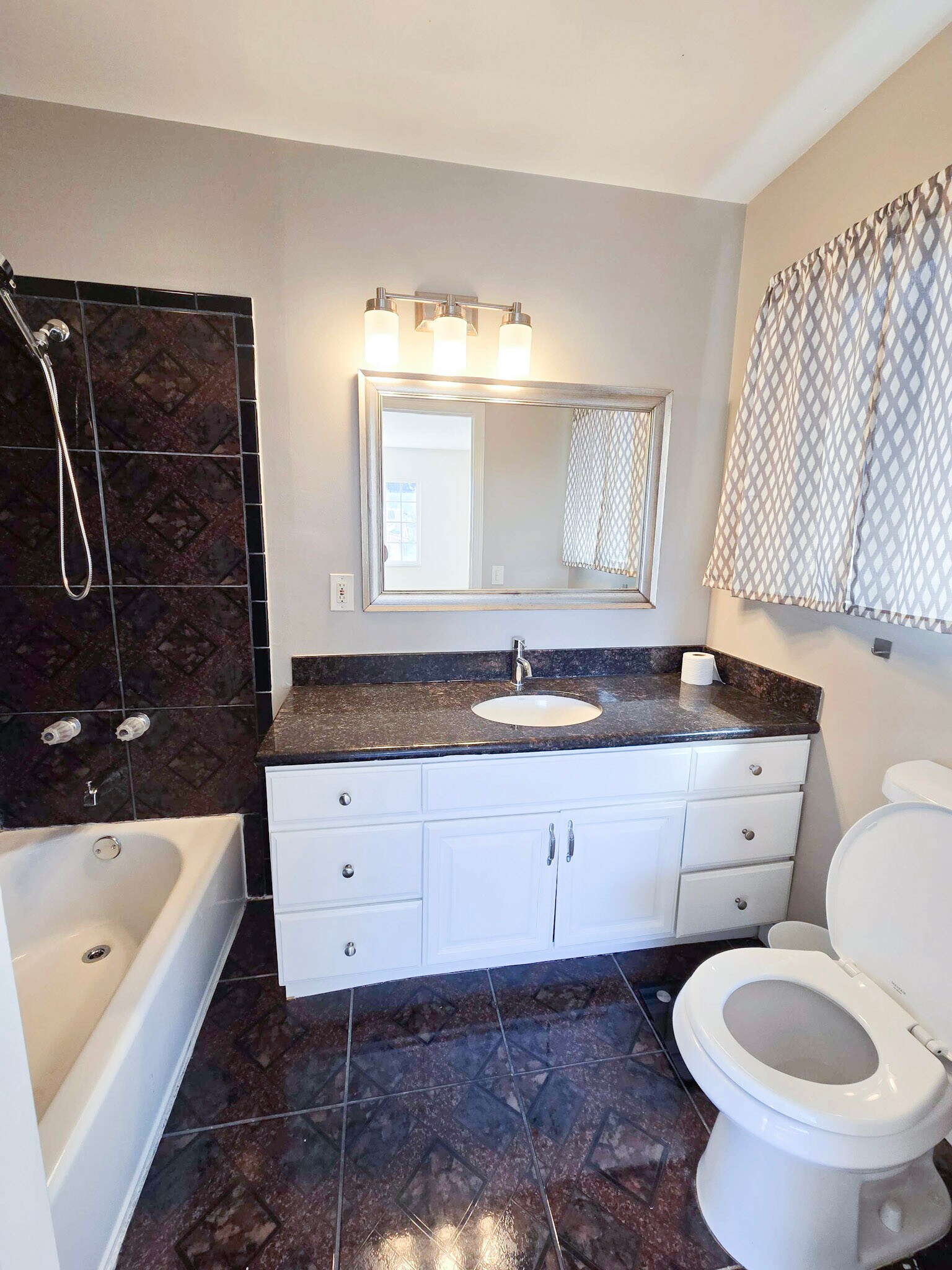 Building Photo - 2944 E 29th St