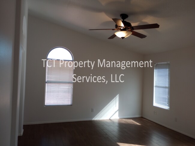 Building Photo - 3 Bed/2 Bath in Avondale