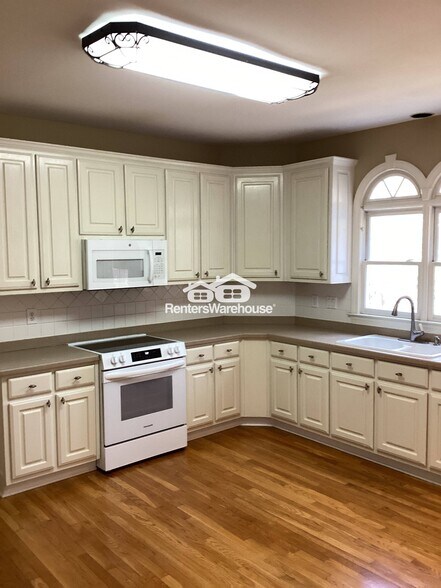 Building Photo - 10515 Sugar Crest Ave