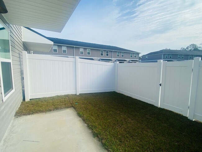 Building Photo - 710-D Giese Ln