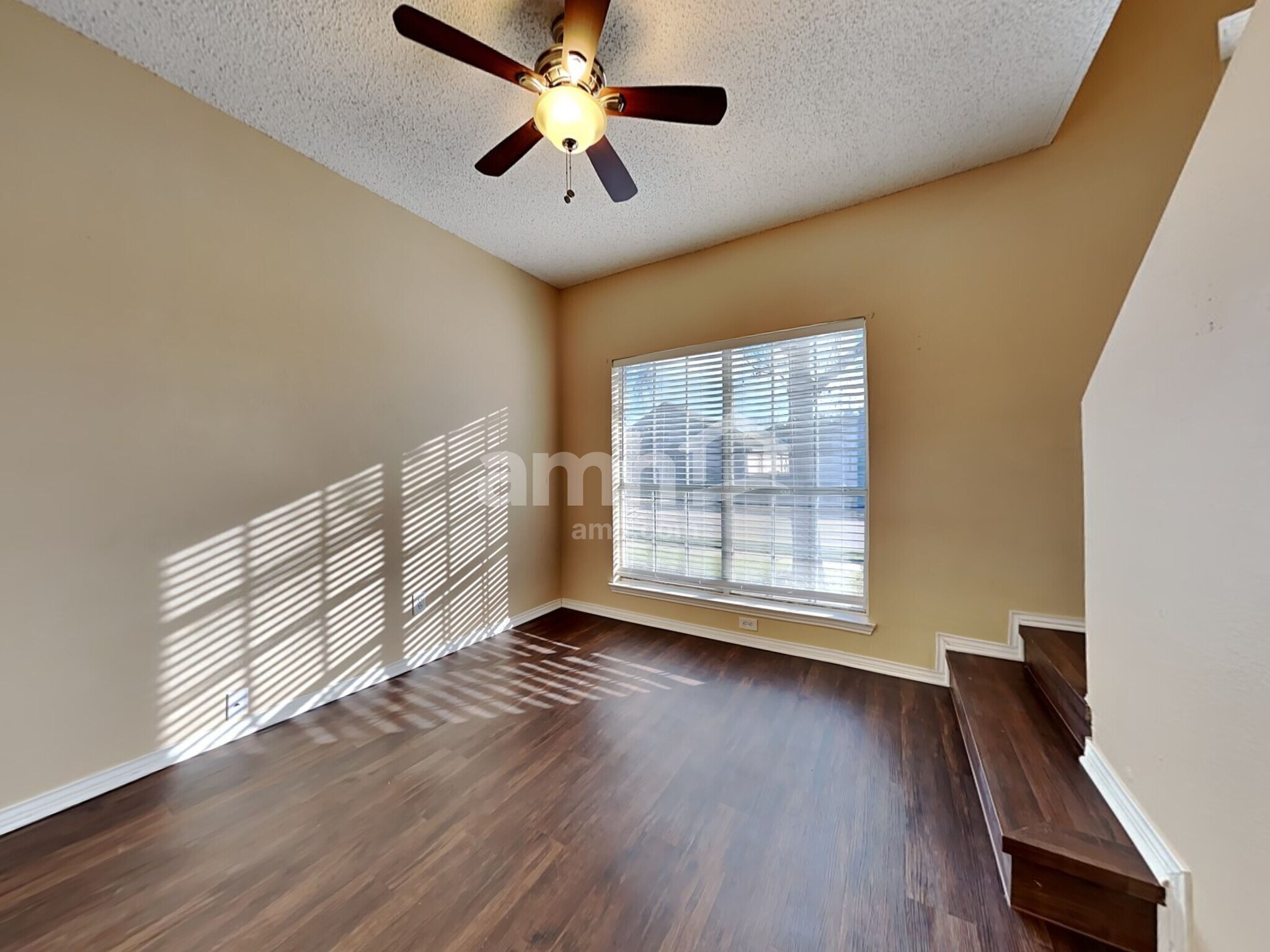 Building Photo - 2101 Flamingo Dr