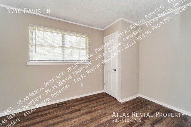 Building Photo - 3940 Davis Ln