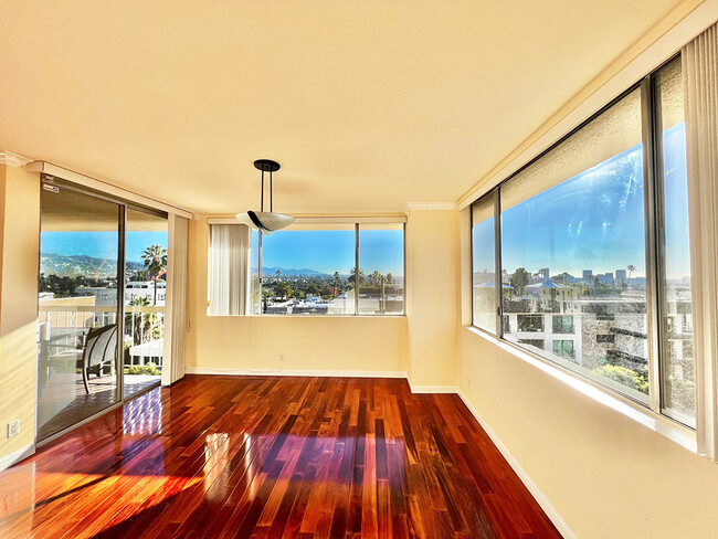 VIEW FROM DINING ROOM AND KITCHEN - 441 N Oakhurst Dr