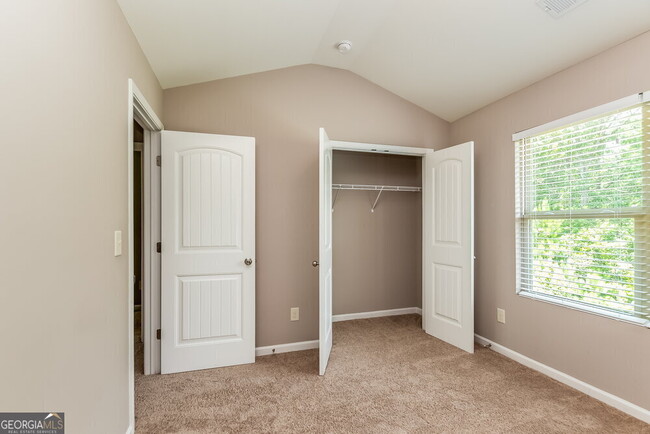 Building Photo - 930 Walking Stick Trail NE
