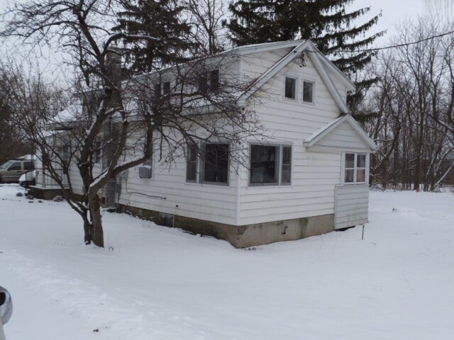 Building Photo - 6235 E Seneca Tpke
