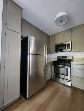 Interior Photo - 1444 Saltair Ave