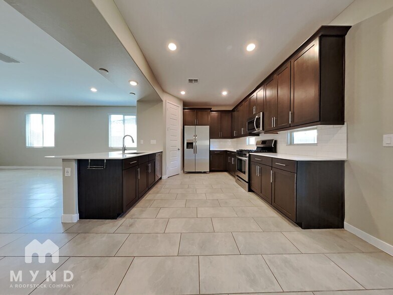 Building Photo - 4118 S 97th Ave