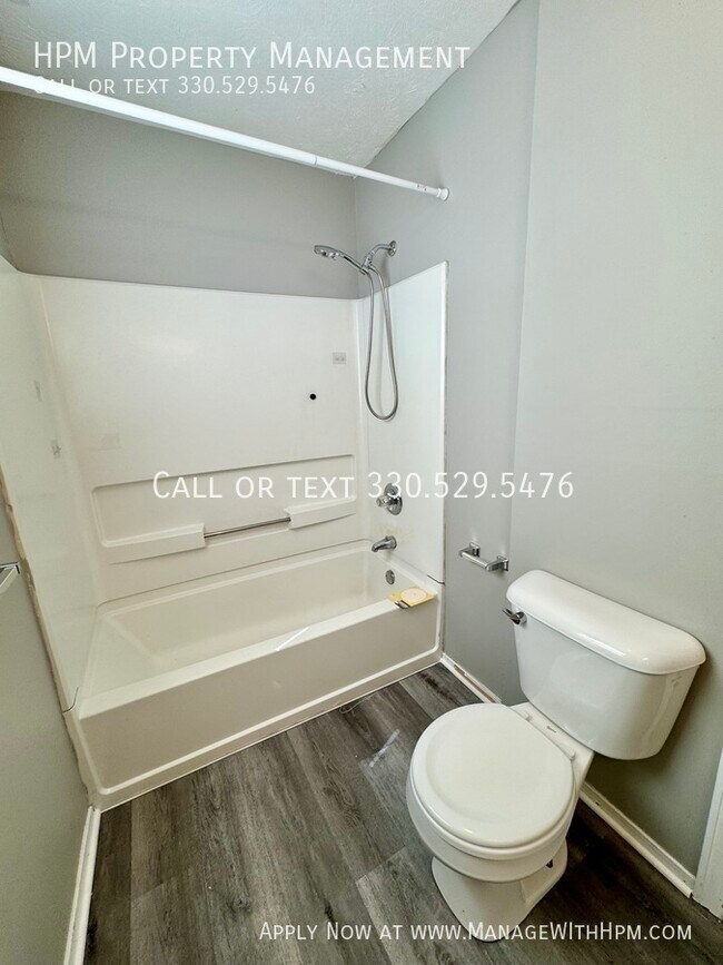 Building Photo - 1591 Bauer Blvd