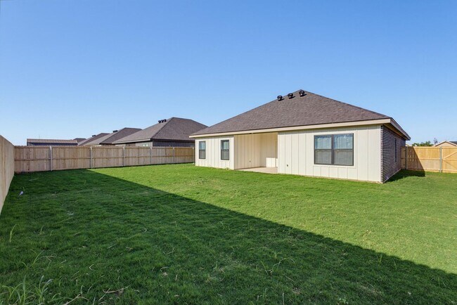 Building Photo - 7659 Lake Ridge Pkwy