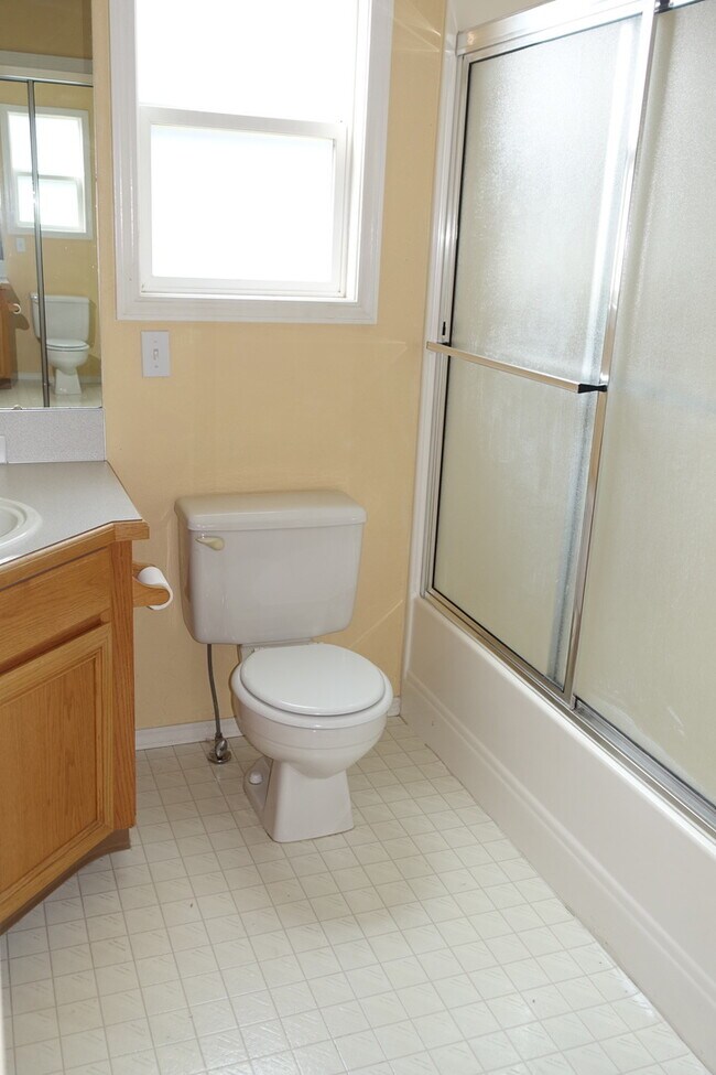 Building Photo - Three-Bedroom Two Bath Home