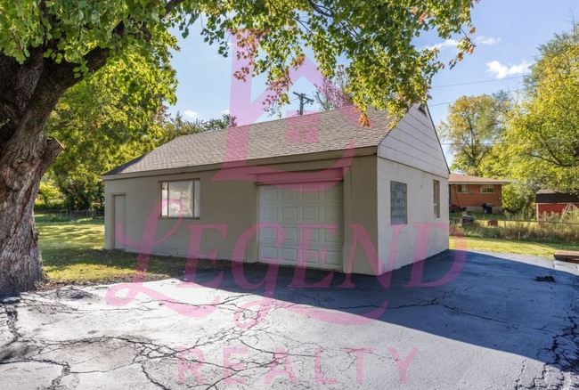 Building Photo - Spacious St. Ann Home with Large Detached ...