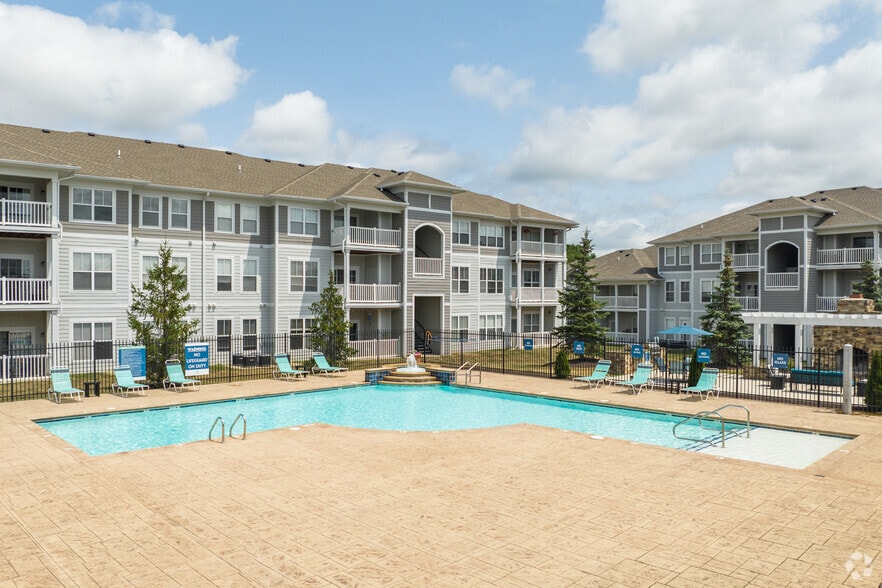 Primary Photo - OAK CROSSING