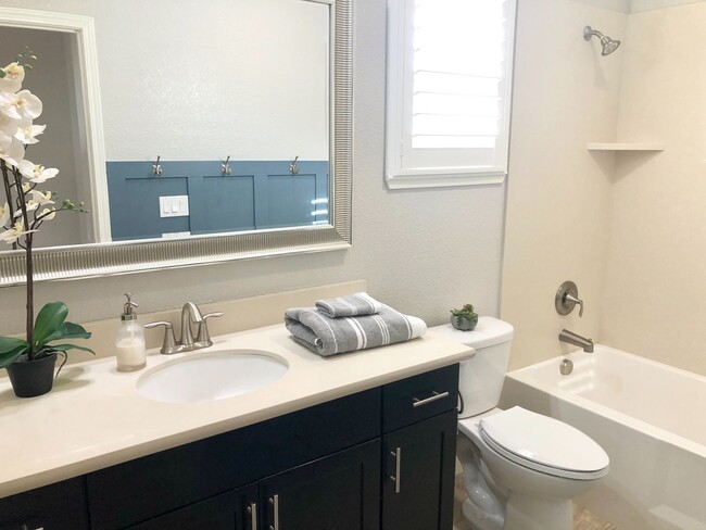 Building Photo - Beautifully Upgraded 4 Bedroom, 3 Bathroom...