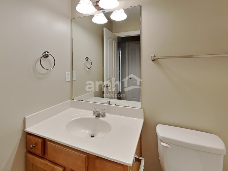 Building Photo - 15701 Seafield Ln