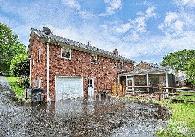 Building Photo - 6908 Lancer Dr