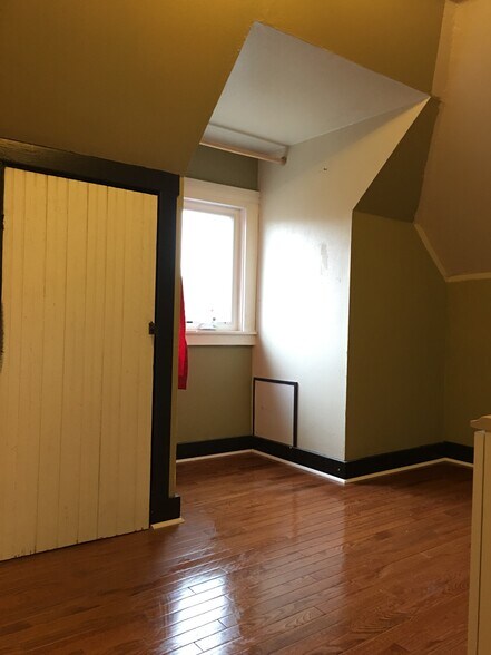 Building Photo - 165 Morewood Ave