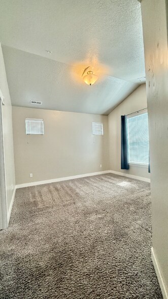 Building Photo - 14654 Bloom Dr