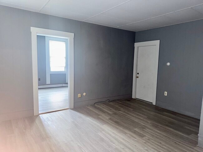 Building Photo - 148 Maxfield St