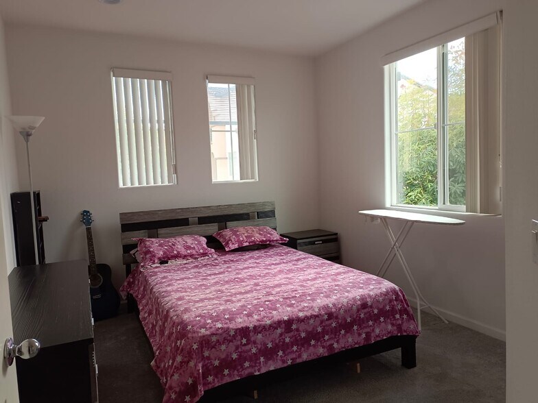 Building Photo - 135 Parc Place Dr