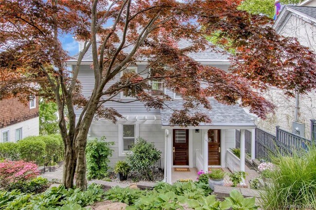 Primary Photo - 142 Hudson Terrace