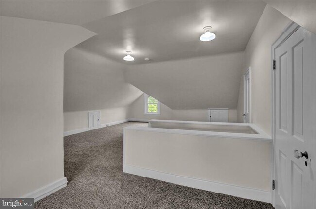 Building Photo - 23 Trebor Pl