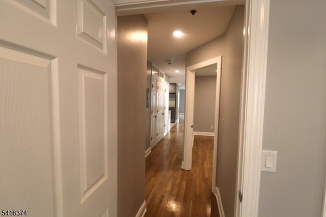 Building Photo - 22 St Francis St