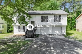 Building Photo - 3 Bedroom Pet-Friendly Home in Snellville, GA with Main Street Renewal