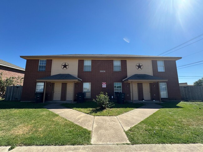 Primary Photo - 3806 Gus Dr