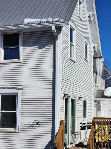 otside view - 115 Center Rd