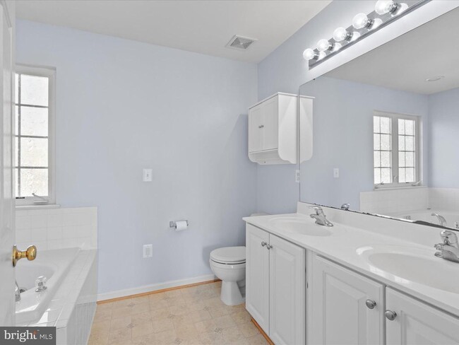 Building Photo - 6713 Selbourne Ln