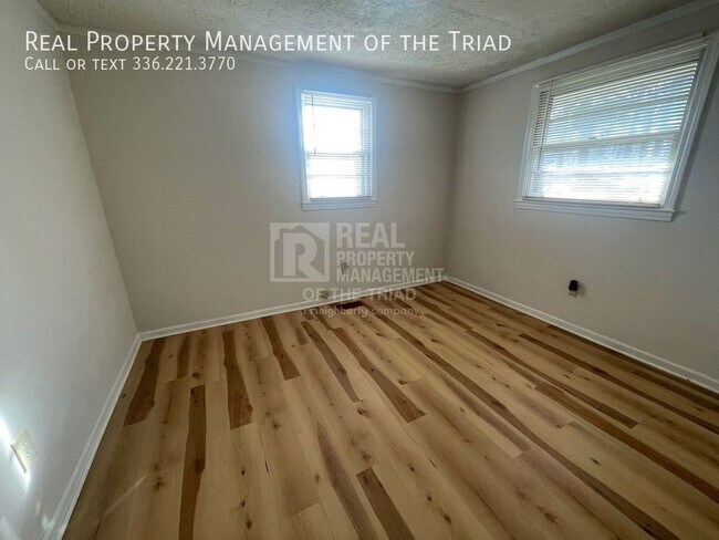 Building Photo - Quaint and practical 3bd/2ba on Old Chapma...