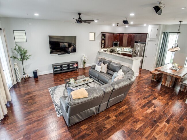 Building Photo - 1509 Holly St