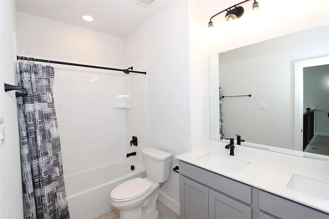 Building Photo - 1443 Park Path Dr