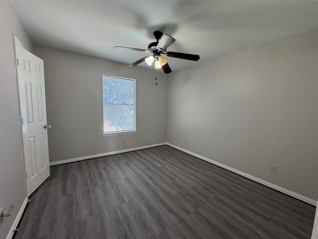 Building Photo - 12424 Sunlit Wood Way