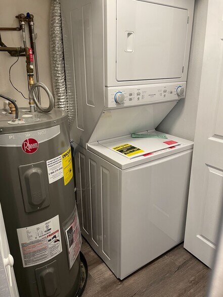 Water Heater & Washer / Dryer - 600 Campbell Cir