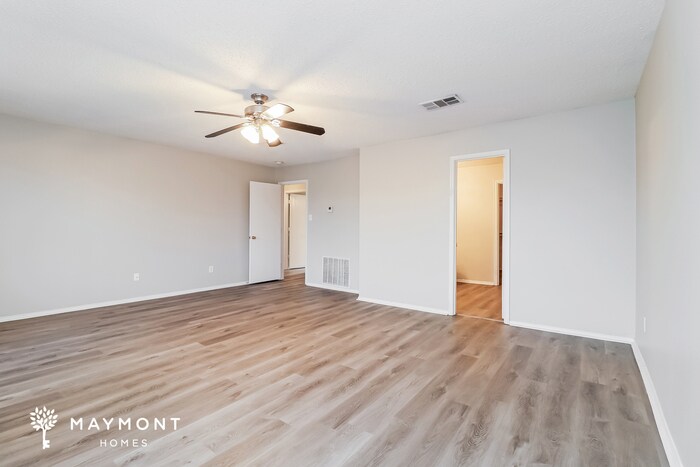 Building Photo - 8003 Mosstree Dr