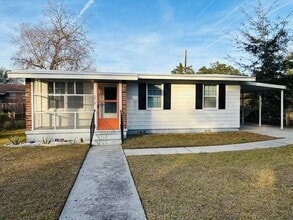 Building Photo - 1312 E 60th St