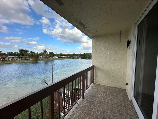 Building Photo - 8301 SW 142nd Ave