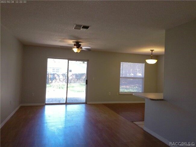 Building Photo - 5921 W Woodhill Ct