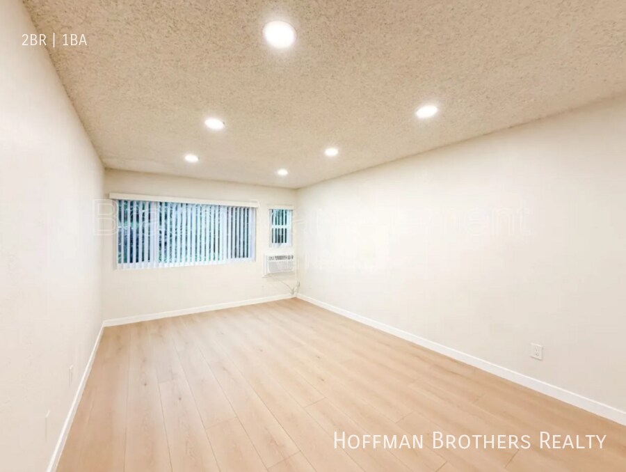 Building Photo - 4636 Laurel Canyon Blvd