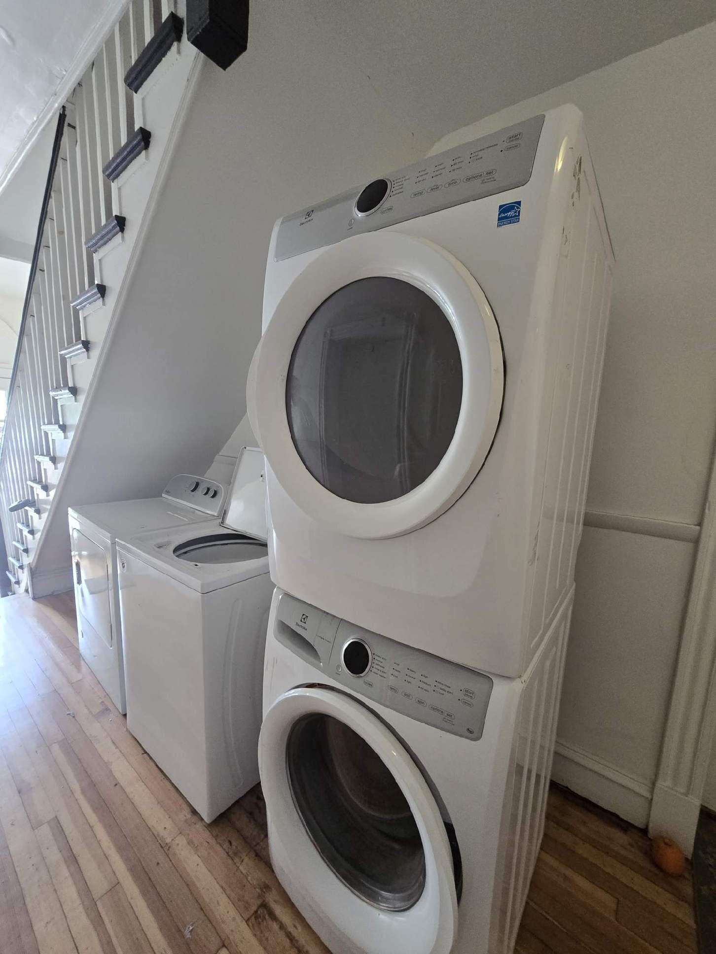 Building Photo - 3125 Hanover Ave