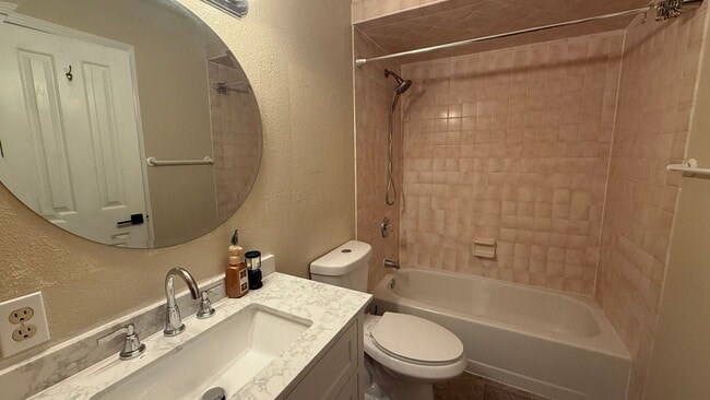 Building Photo - A spacious (4) bedroom corner lot home in Chugiak!