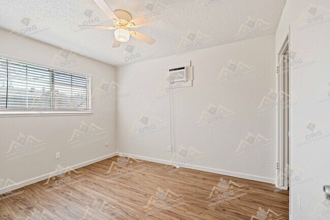 Building Photo - 711 Roselawn Ave