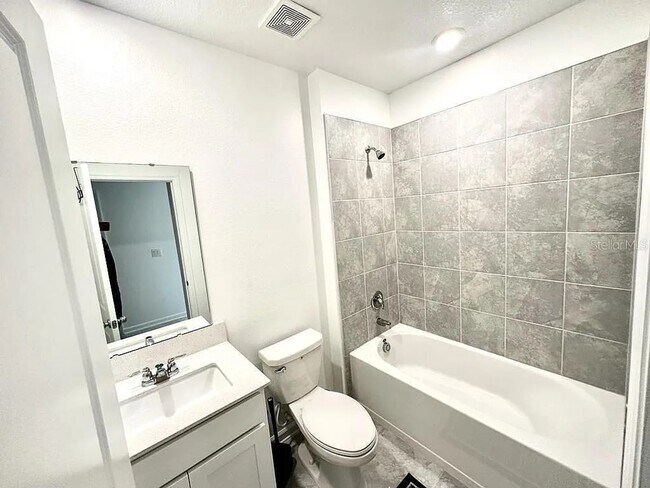 Building Photo - 344 Loch Ct