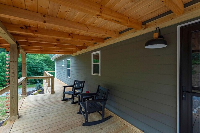 Building Photo - 629 Cherry Hill Dr