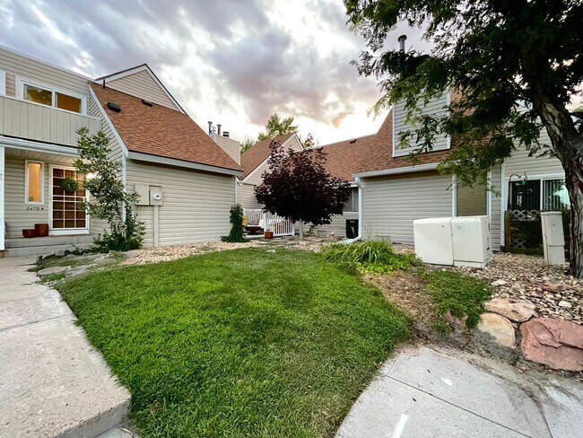 Building Photo - Spacious 2bed/2bath Condo in Aurora
