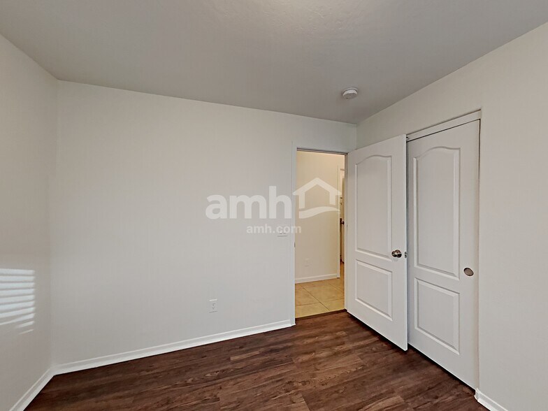 Building Photo - 25753 W Winslow Ave