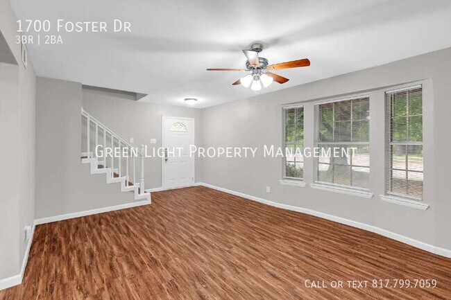 Building Photo - 1700 Foster Dr