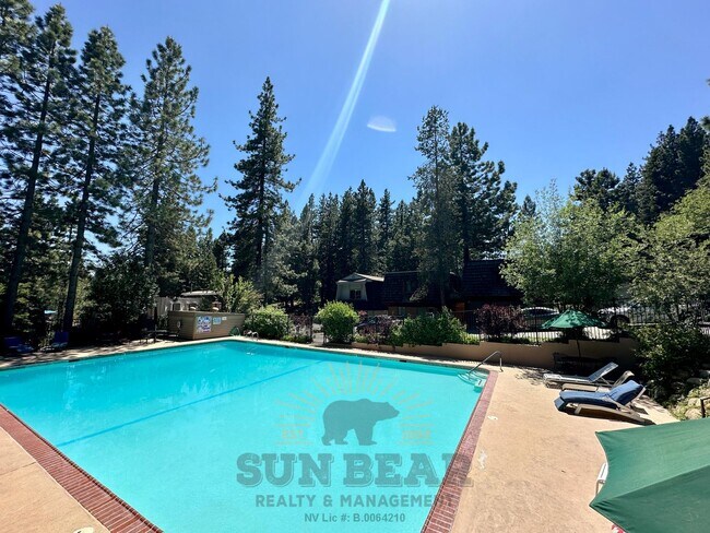 Building Photo - Beautiful Home on the Creek in Glenrock! - Summer pool in complex!