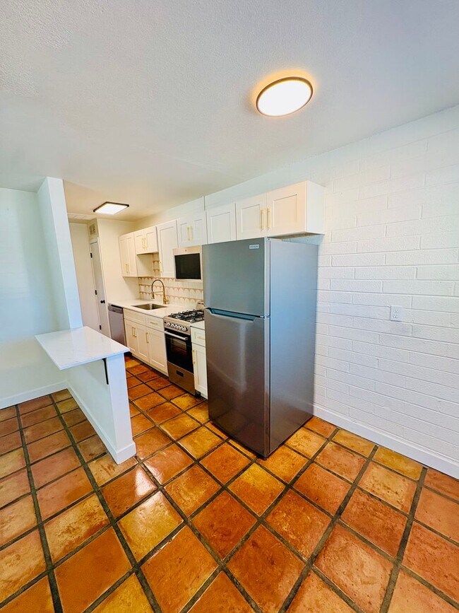 Building Photo - 817 S Melody Ln